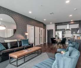 Illume - All-Suite Corner Unit Overlooking Pool condo