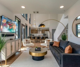 Illume - Chic Music City Hideaway - Huge Balcony condo