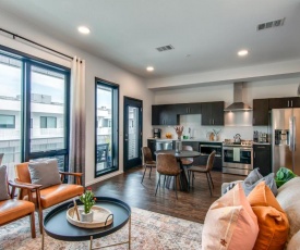 Illume - Modern Elegance - Pool & City Views condo