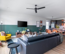 Monroe Unit 4 - Stylish 4BR Condo in Heart of Nashville