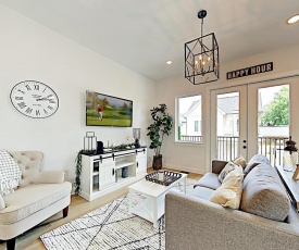 New Listing! All-New Retreat: 3 Miles To Downtown Townhouse