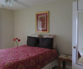 Spacious 1BR and 1BA with balcony in the best part of Nashville