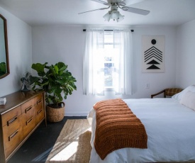 Stylish and Light filled 1BR 1BA Apartment in Quiet East Nashville 30 day min