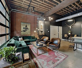 The 1865 - Unique Luxury with Pool - Near Downtown condo