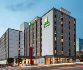 Holiday Inn Express Nashville-Downtown Conference Center, an IHG Hotel