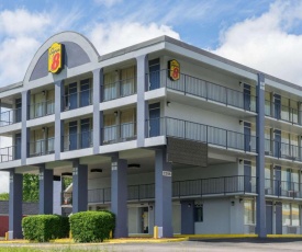 Super 8 by Wyndham Nashville Downtown