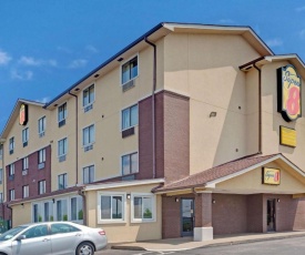 Super 8 by Wyndham Nashville/ Dntn/ Opryland Area