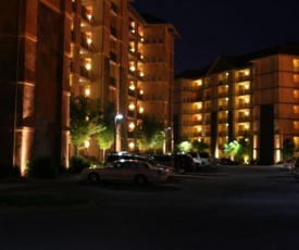 Convenient location - Free Daily Activities - Indoor and outdoor pool - Penthouse view