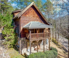 Custom Cabin: Hot Tub, Resort Pool, Arcade Games, and 2 Miles from The Island!