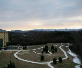 2506 Free Daily Activities - Indoor and Outdoor Pool - Convenient Location - Beautiful Mountain Views