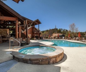Hibernation Hideaway - hot tub and community pools