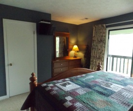 Hillbilly Hilton Chalet
