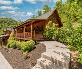 Mountain Dreaming: Hot Tub and Nearby Pigeon Forge!