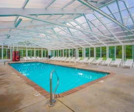 5701 Indoor and outdoor pool - Penthouse view - Free Daily Activities