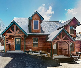 New Listing! New-Build 2-Unit Cabin with 2 Hot Tubs Duplex