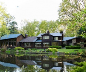 The Inn at White Oak