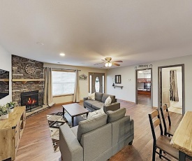 Woodland Haven: Hot Tub, Game Room, Near Downtown home