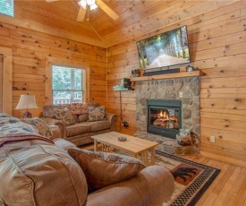 A Mountain Paradise, 2 Bedrooms, Sleeps 6, Pool Access, Hot Tub, Pool Table