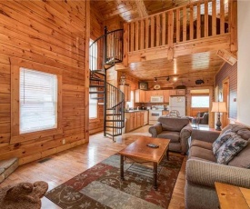Bear Hyde, 3 Bedrooms, Sleeps 10, Walk to Resort Pool, Fitness, Game Room