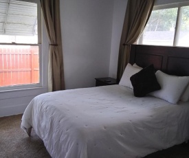 Bright and Cool Powell Apartment