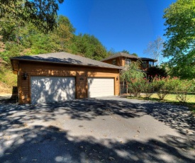 5Bedrooms*4KING BEDS*OUTSTANDING LOCATION*HotTub*