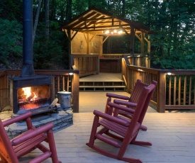 Bear Mountain Chalet with Hot Tub and Mountain Views