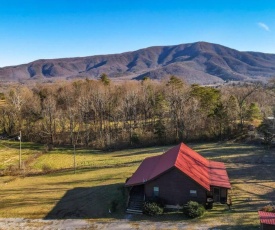 Beautiful View! Log cabin,Fireplace,Hot Tub,Arcade,Pool,Fishing