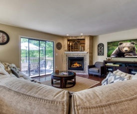 Deer & Doe by HoneyBearCabins 4BR 3BA Sleeps 10
