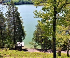 Free Xplorie Attractions Every Day! - Lakefront Cottage