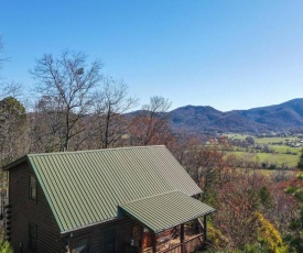 Gorgeous View. Hot Tub. Privacy. Fireplace. Pool & Fishing Access!