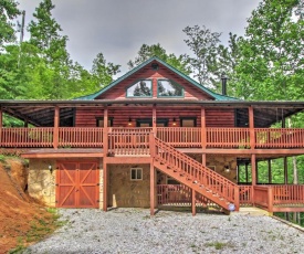 Grand Smoky Mtn Cabin with Hot Tub and Outdoor Kitchen