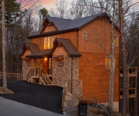 Iron Mountain Lodge cabin