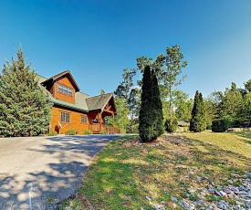 New Listing! Luxe Retreat “4 Your Pleasure” Cabin Cabin