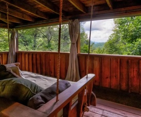 Nice View Fireplace, Hot Tub, Porch Bed, Private