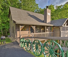 Quaint Family Cabin with Hot Tub, 4 Mi to Dollywood!