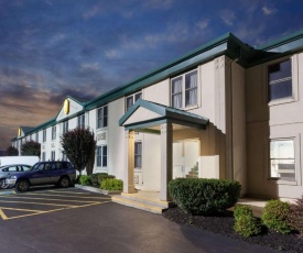 Super 8 by Wyndham Harrisburg Hershey West