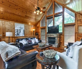 Spacious Cabin with Private Hot Tub 1Mi to Dollywood