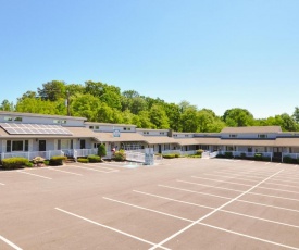East Shore Lodging