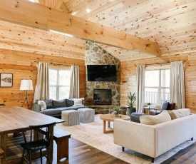 Timber Wheat Retreat - Hot Tub, Community Pool, Game and Theater Room