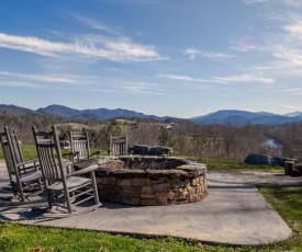Cozy Cades Cove Condo with Community Pool