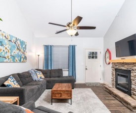 Elegant Cades Cove Condo with Community Pool