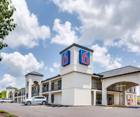 Motel 6-White House, TN