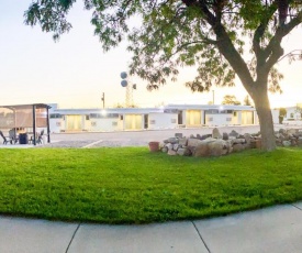 Blue Sage Inn & Suites