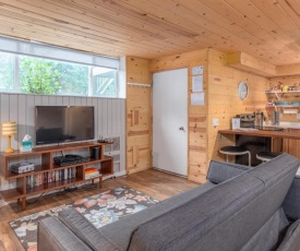 BHV G1B Condo - TVs Community Hot Tub Community Laundry Facility