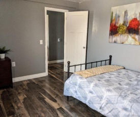 Downtown Bungalow- 2 bedroom