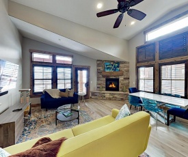 New Listing! Contemporary Condo with Lake Views condo