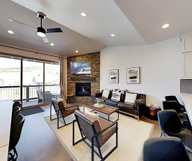New Luxury Home in Black Rock Ridge, Near Slopes townhouse