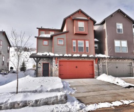 Parks Edge 1119 West Abigail by BlueSwell