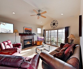 Black Rock Ridge - End Unit with Private Garage townhouse