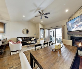 Black Rock Ridge Ski Retreat with Private Hot Tub condo